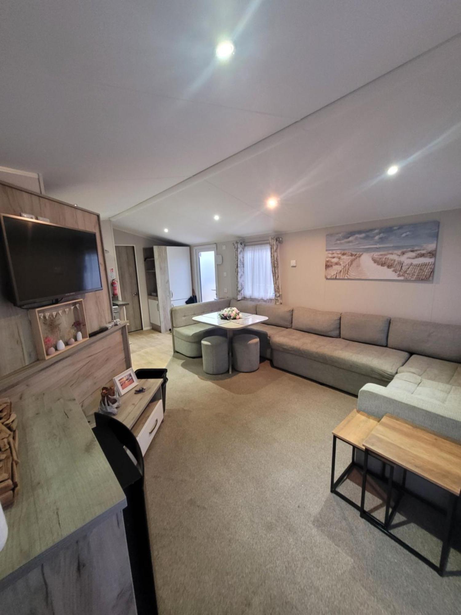 A22 Unity Beach Holiday Resort Unity Brean Sleeps 8 People 3 Bedrooms 1 Pet Stays Free Berrow Exterior foto